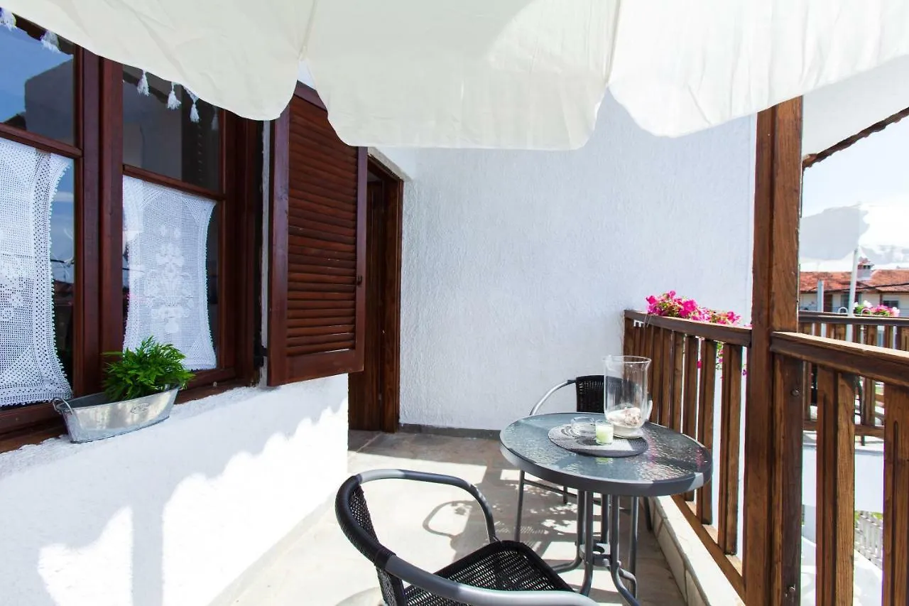 Tatil Evi F & B Summer Collection - Holiday Flats Sozopoli Yunanistan